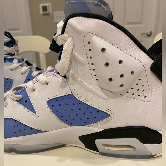 Air Jordan 6 Retro UNC 🩵 - Picture 5 of 7